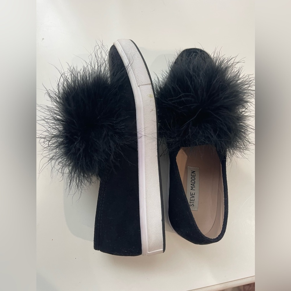 Steve Madden black slip on shoes